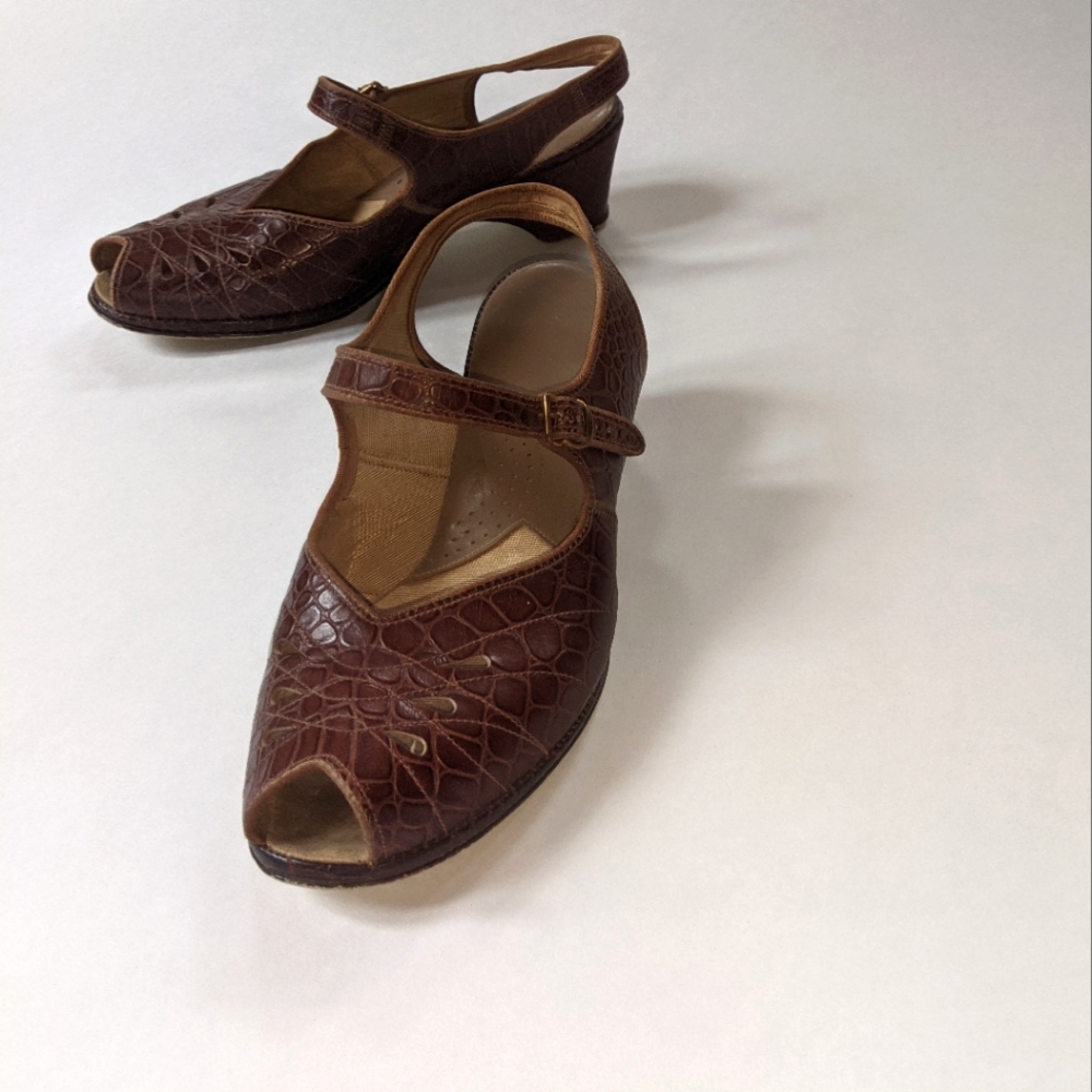 1940s peep toe sling backs